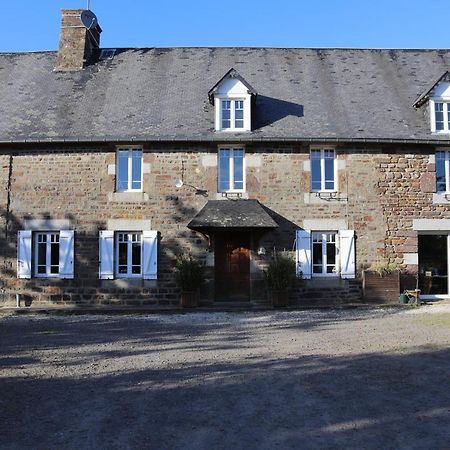 Decouverte D'Un Haras Proche Du Mont St Michel Hambye Exterior photo